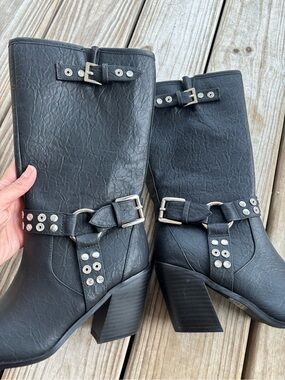 Black Olivia Miller Grunge Faux Leather Punk Stud Silver Whimsygoth Boots 7.5